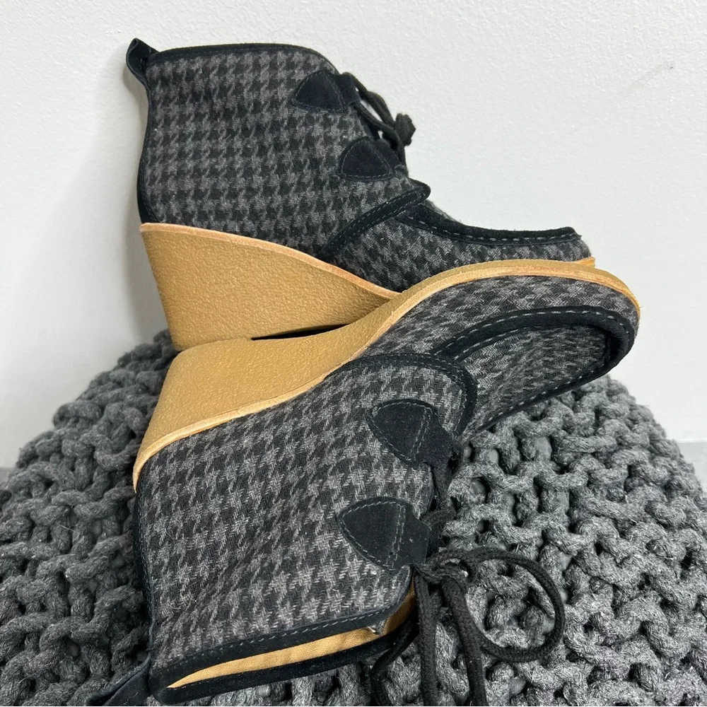 G.H. Bass & Co. Rosa Wedgie Houndstooth Bootie Size 7.5 Gray